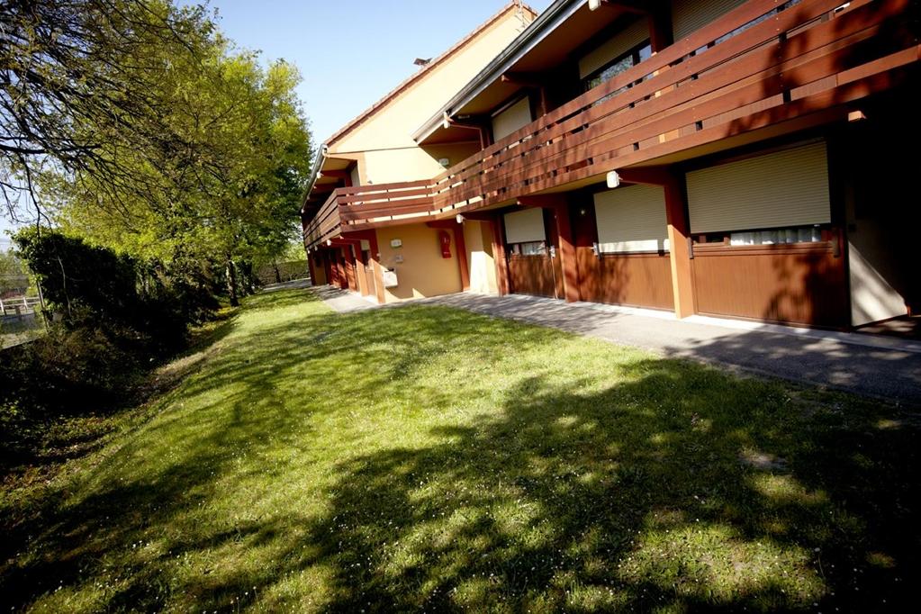 Greet Hotel Chatellerault Luaran gambar