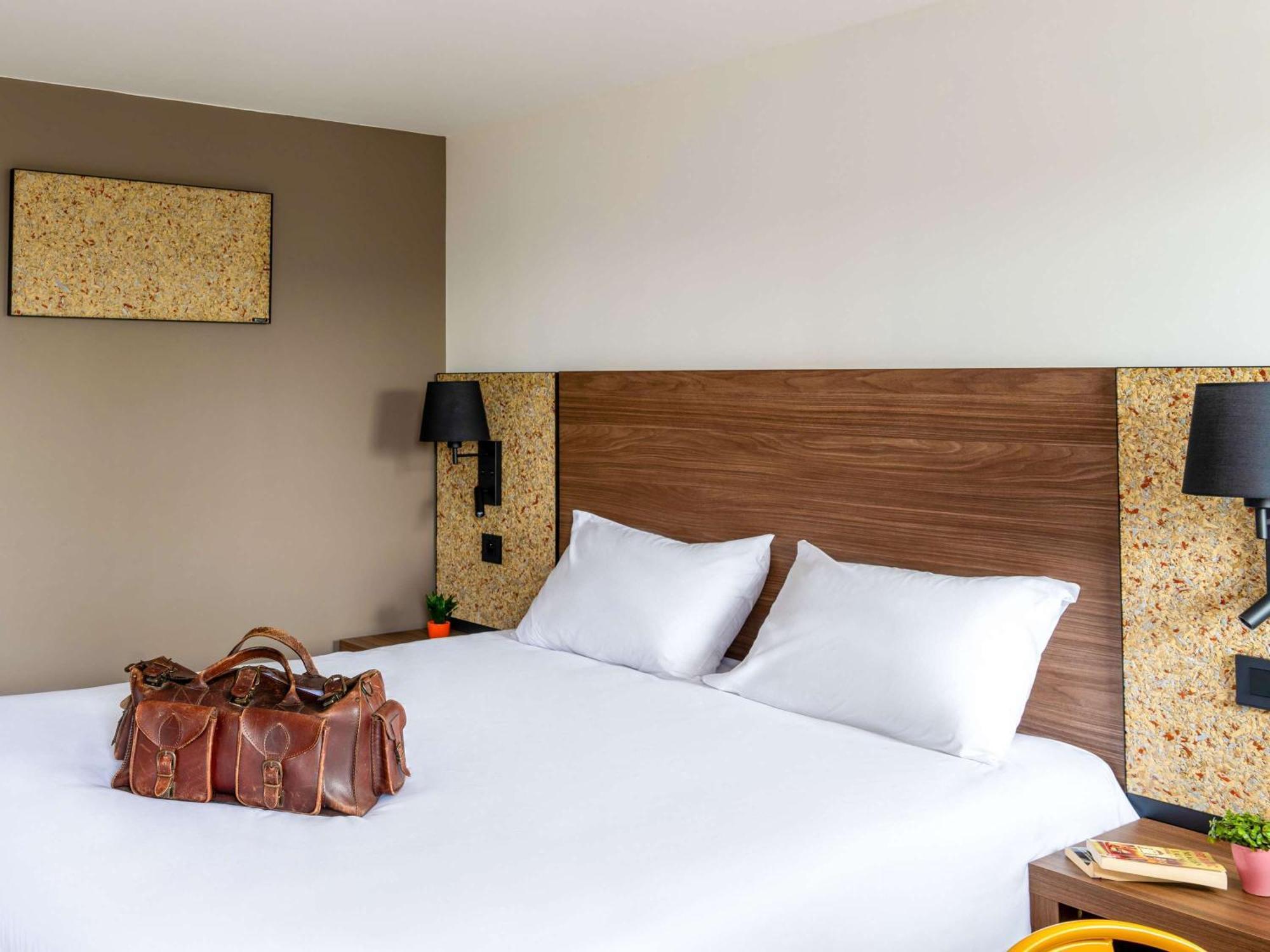 Greet Hotel Chatellerault Luaran gambar