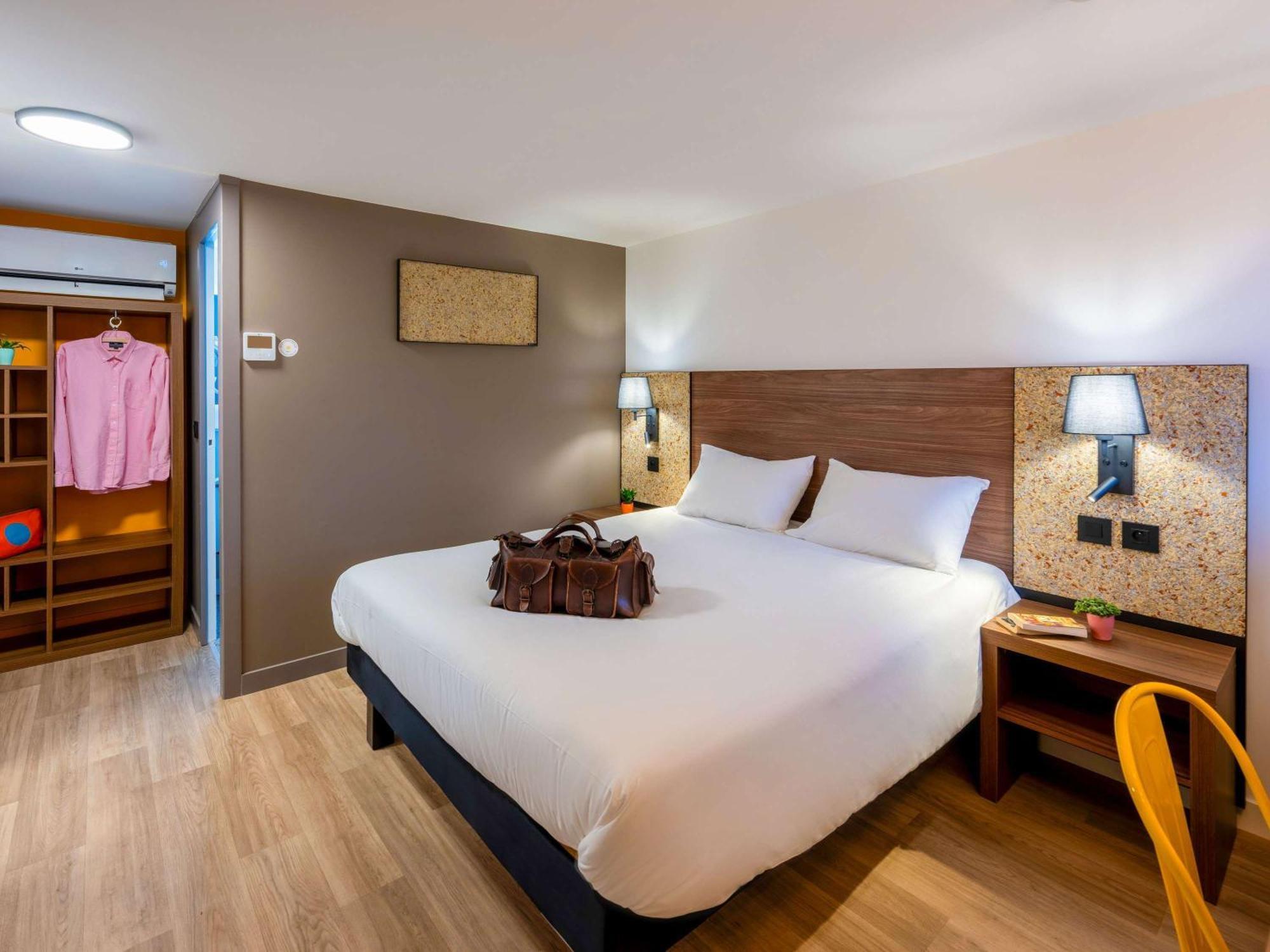 Greet Hotel Chatellerault Luaran gambar