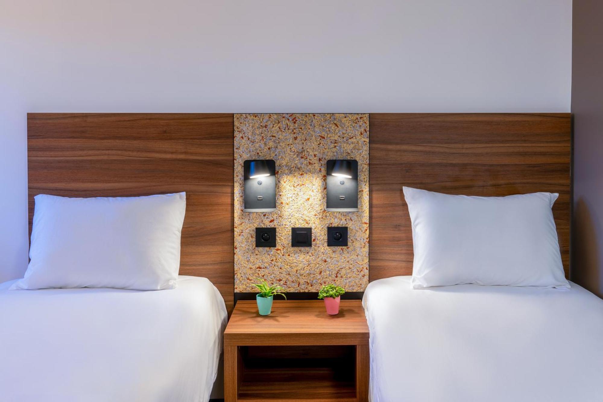 Greet Hotel Chatellerault Luaran gambar