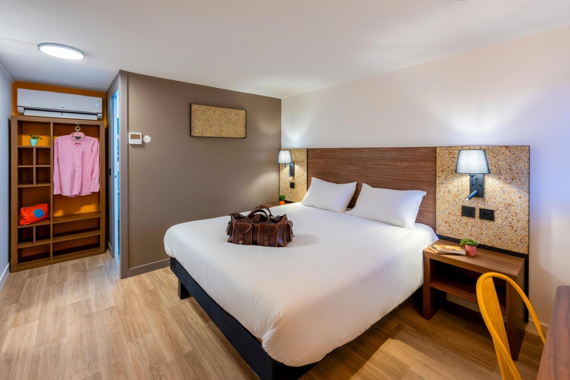Greet Hotel Chatellerault Luaran gambar