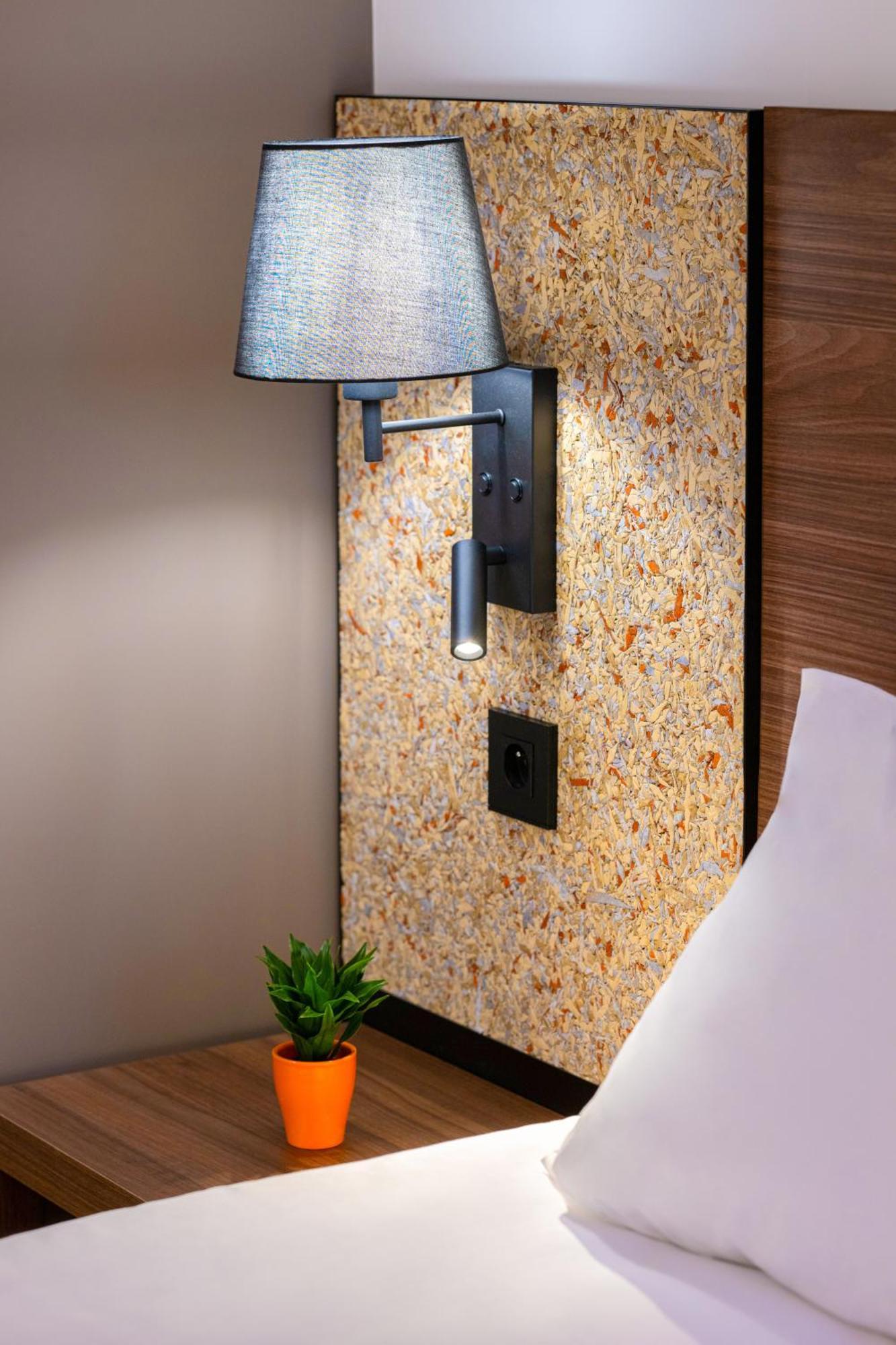 Greet Hotel Chatellerault Luaran gambar