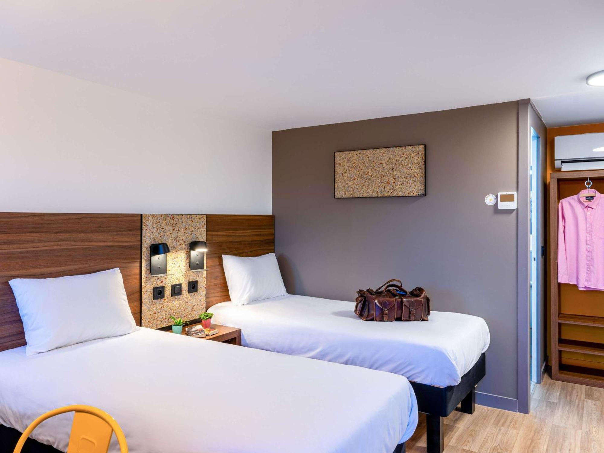 Greet Hotel Chatellerault Luaran gambar