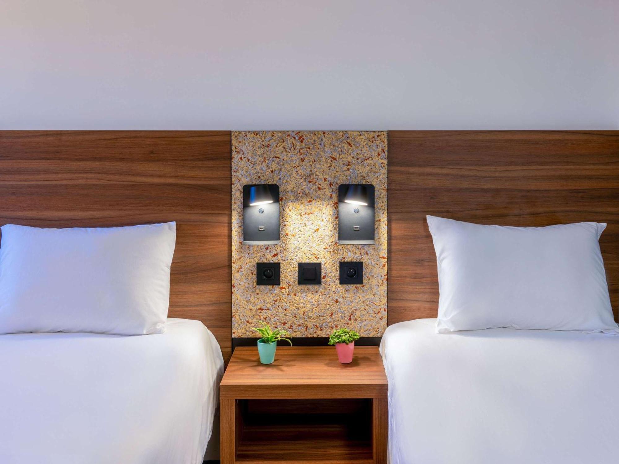 Greet Hotel Chatellerault Luaran gambar