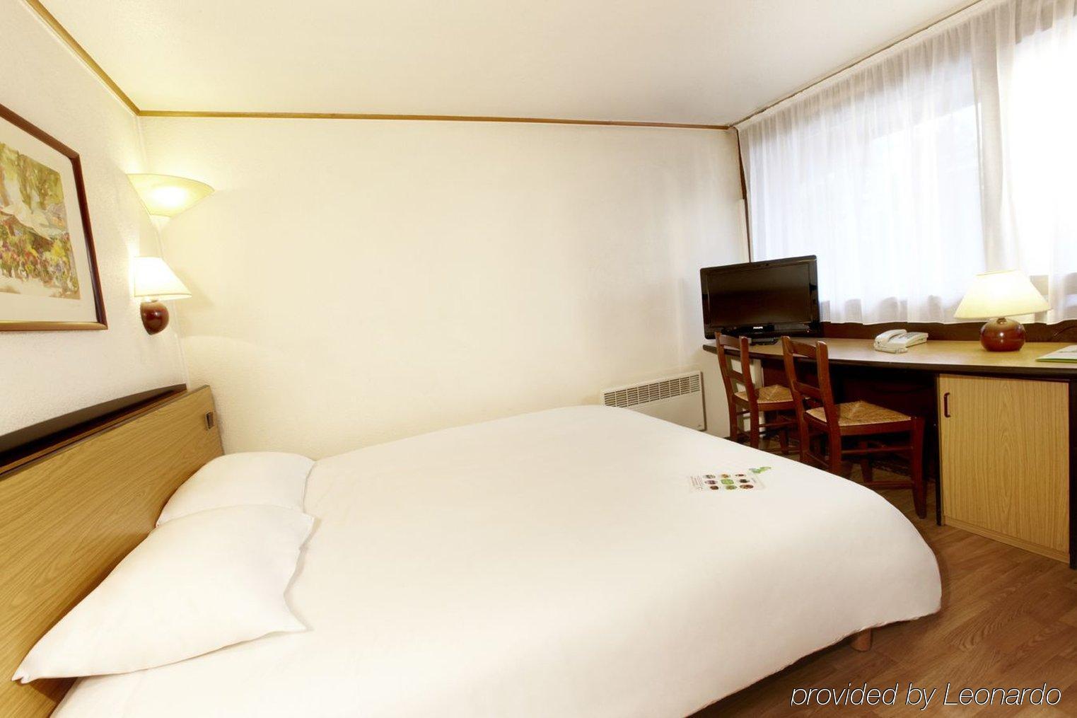 Greet Hotel Chatellerault Luaran gambar